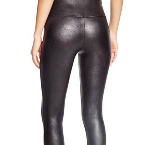 Leggings in Faux leather - Picture 3 of 5